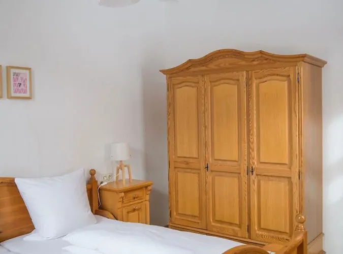 Steinasäge Pensionat 3*